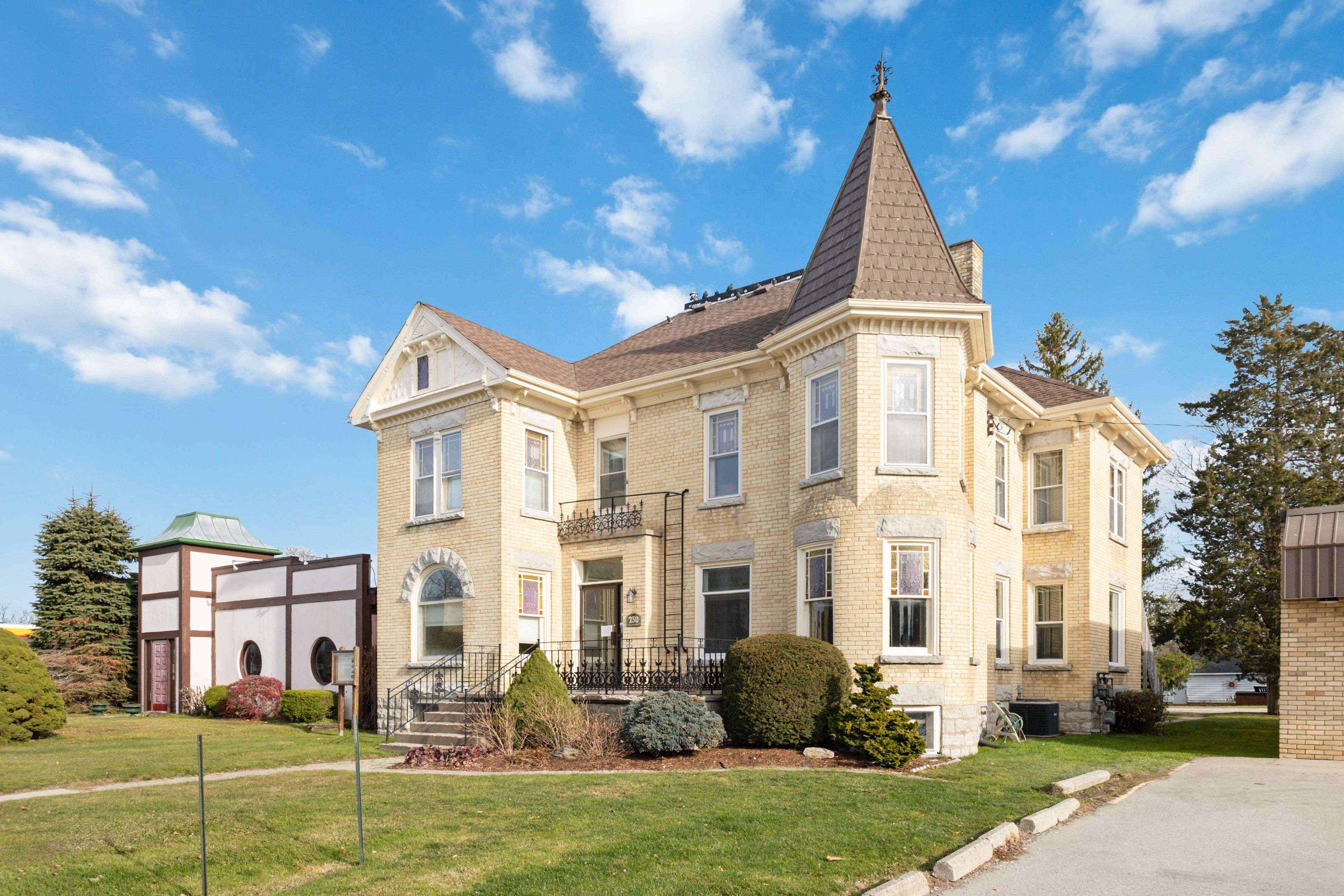 North Middlesex, ON N0M 2K0,250 Main ST