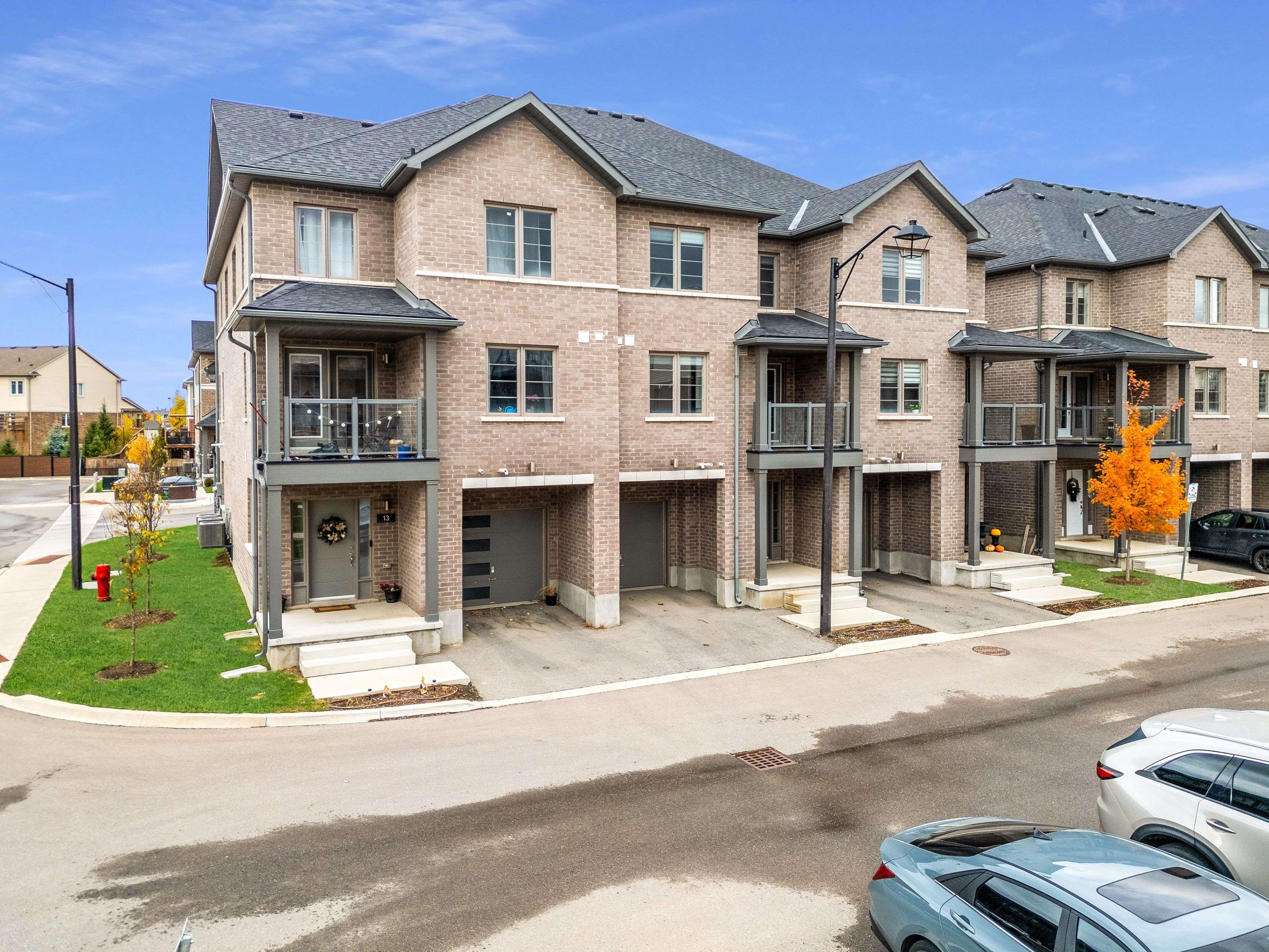 Kitchener, ON N2R 0R9,205 West Oak TRL #12