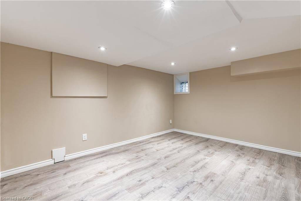 Hamilton, ON L8N 2W3,9 Blythe ST #B