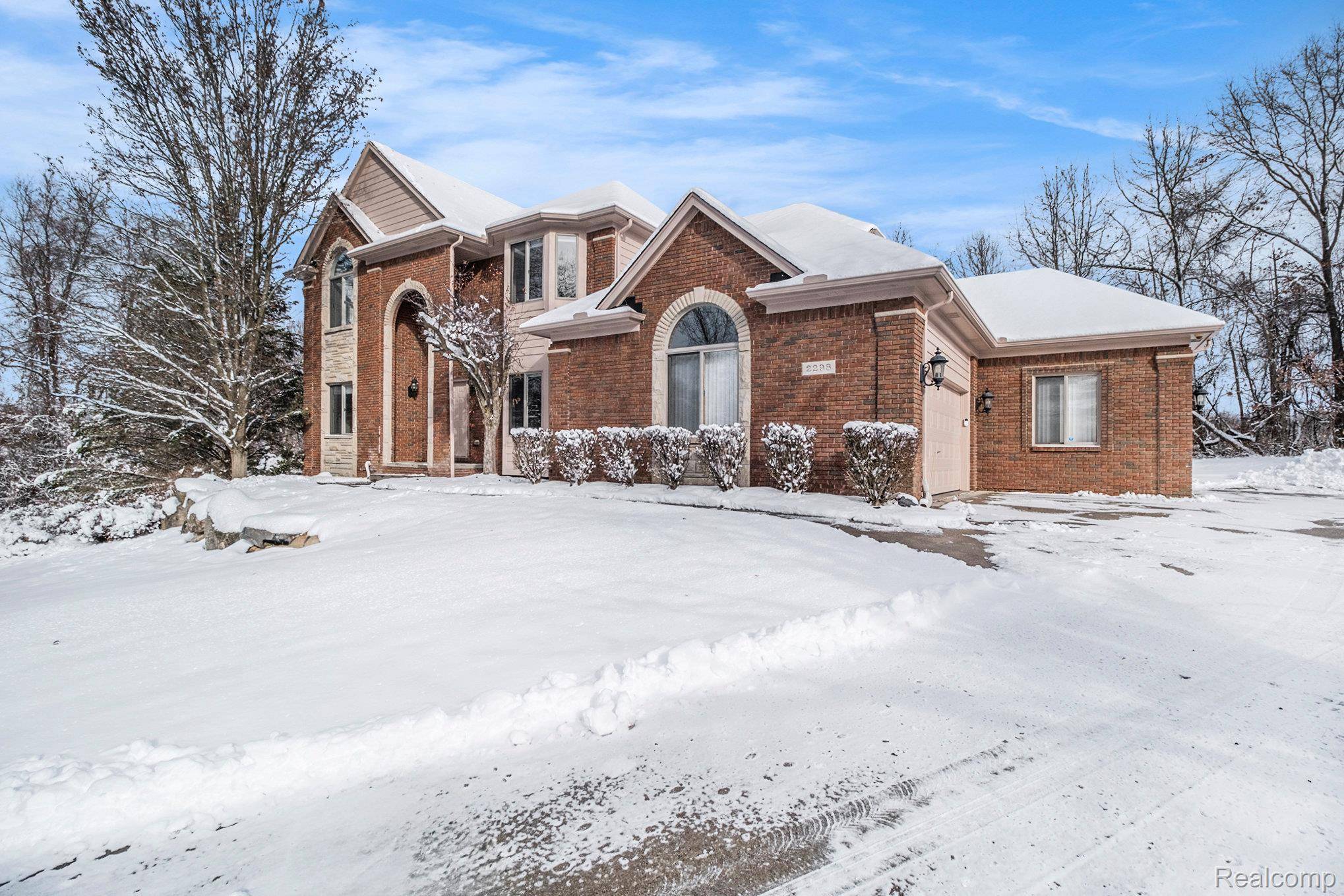 Leonard, MI 48367,2298 Meadow CT