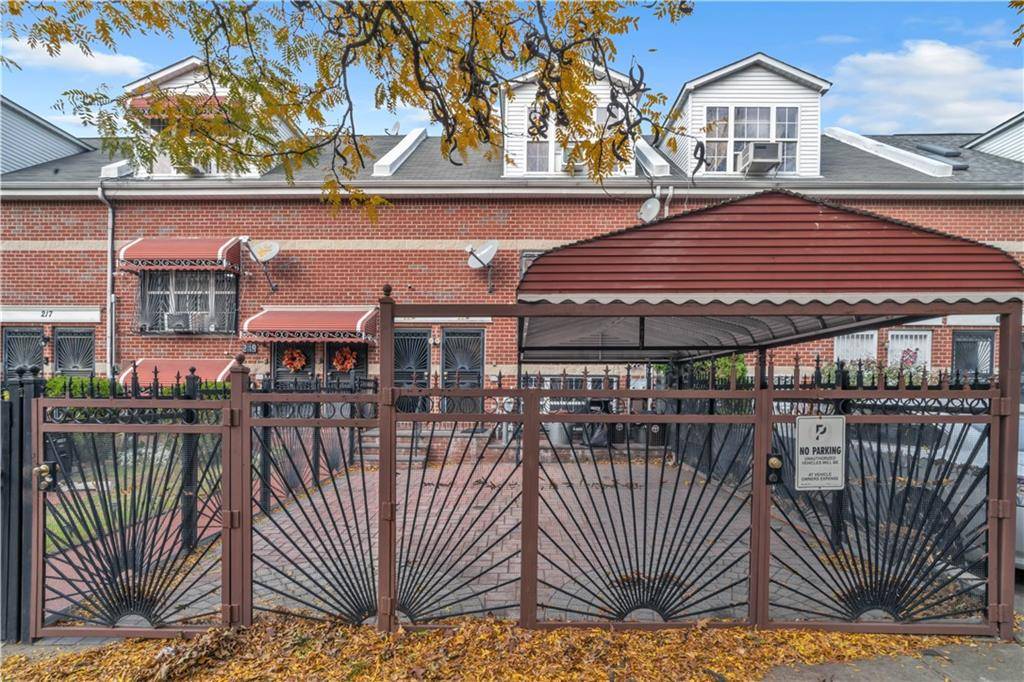 Brooklyn, NY 11233,221 Macdougal ST