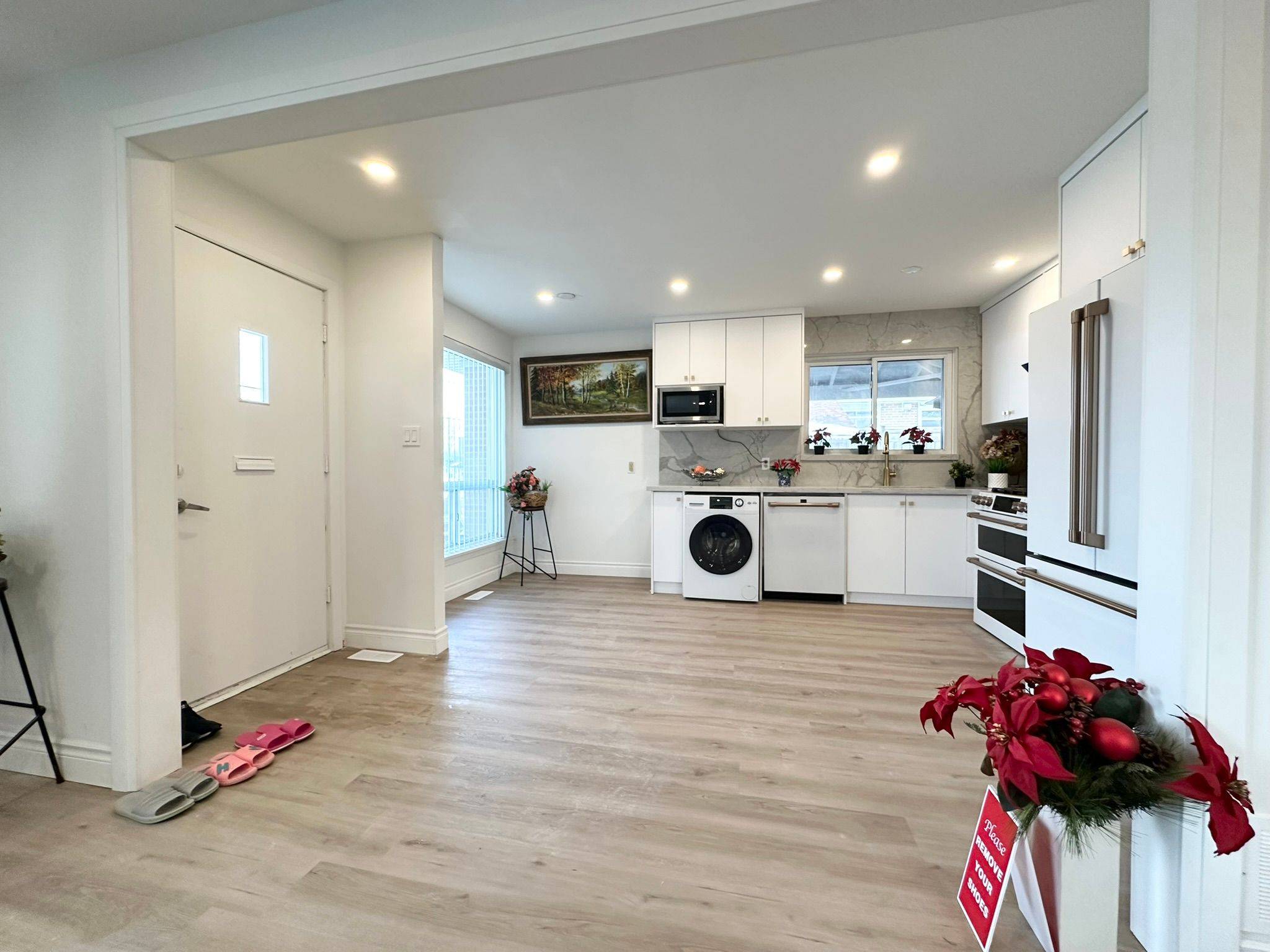 Toronto C15, ON M2J 2G8,15 Nymark AVE #Main