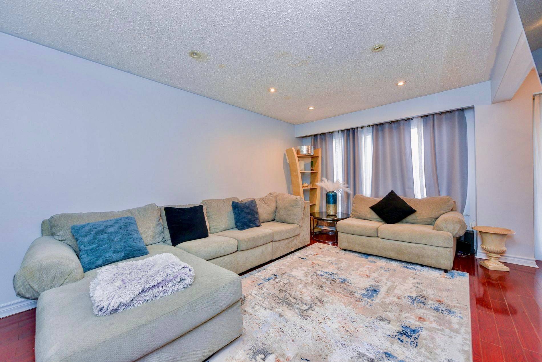 Mississauga, ON L4T 3C7,7500 Goreway DR #92