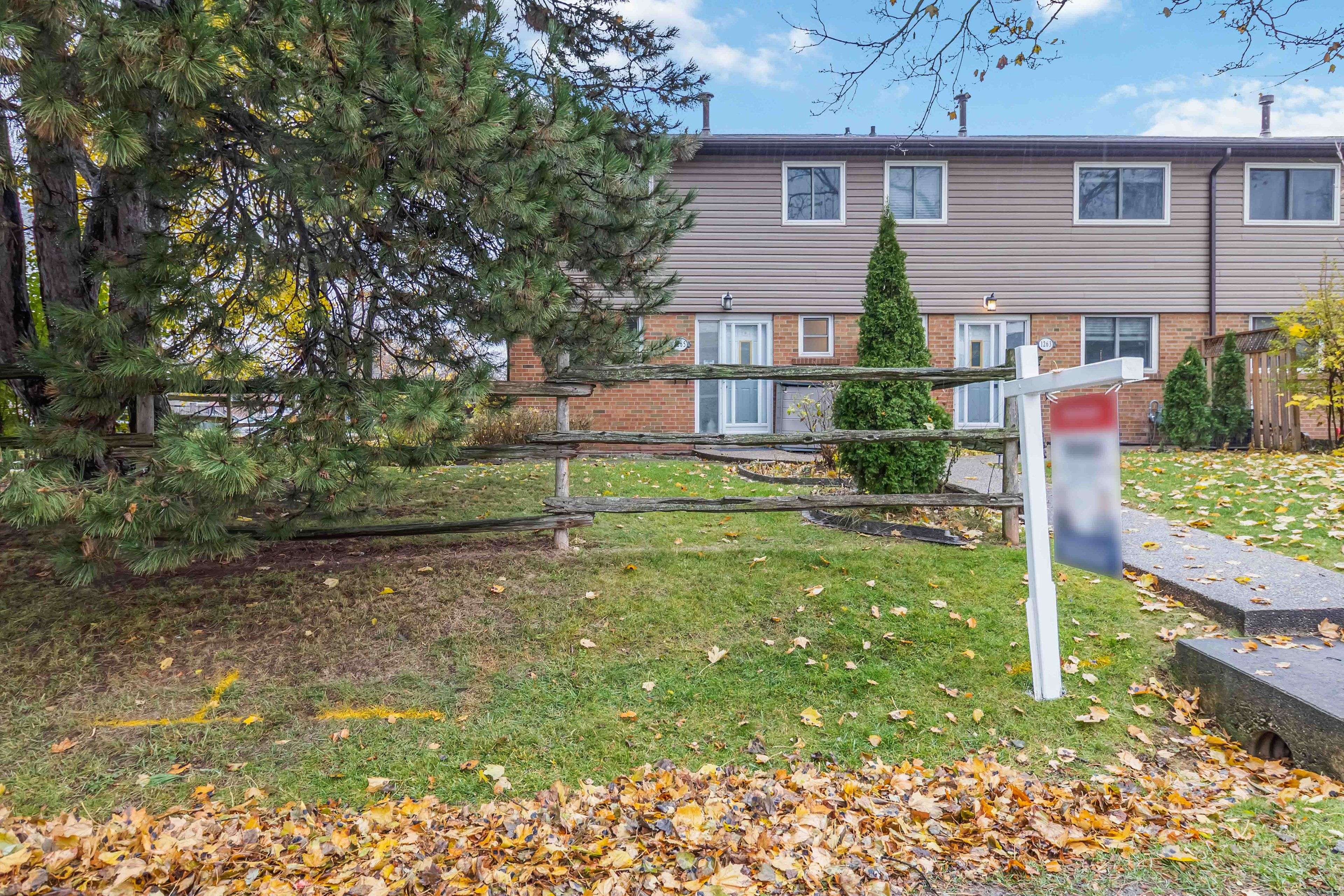 Oakville, ON L6H 2A5,1265 NAPIER CRES #12