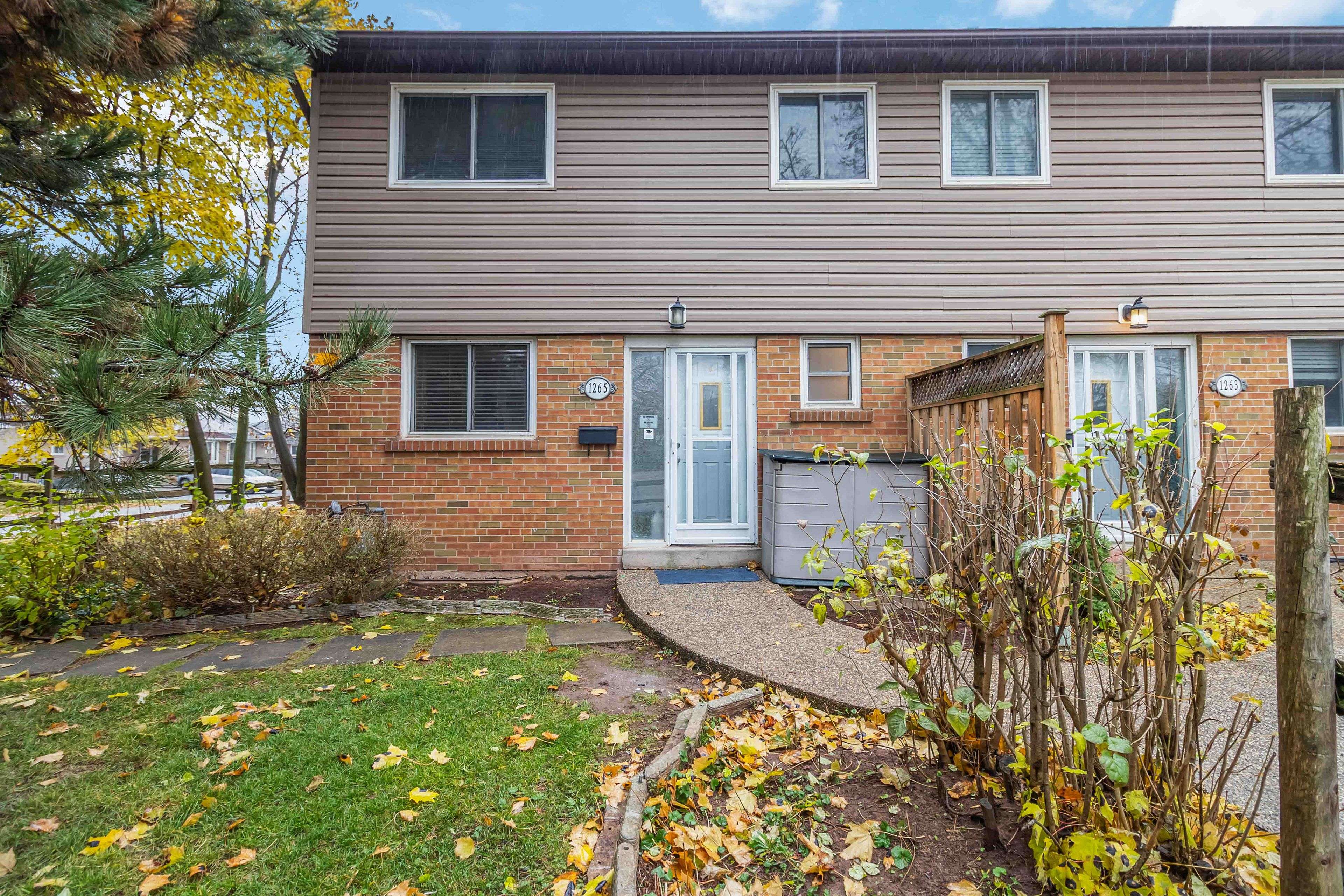 Oakville, ON L6H 2A5,1265 NAPIER CRES #12