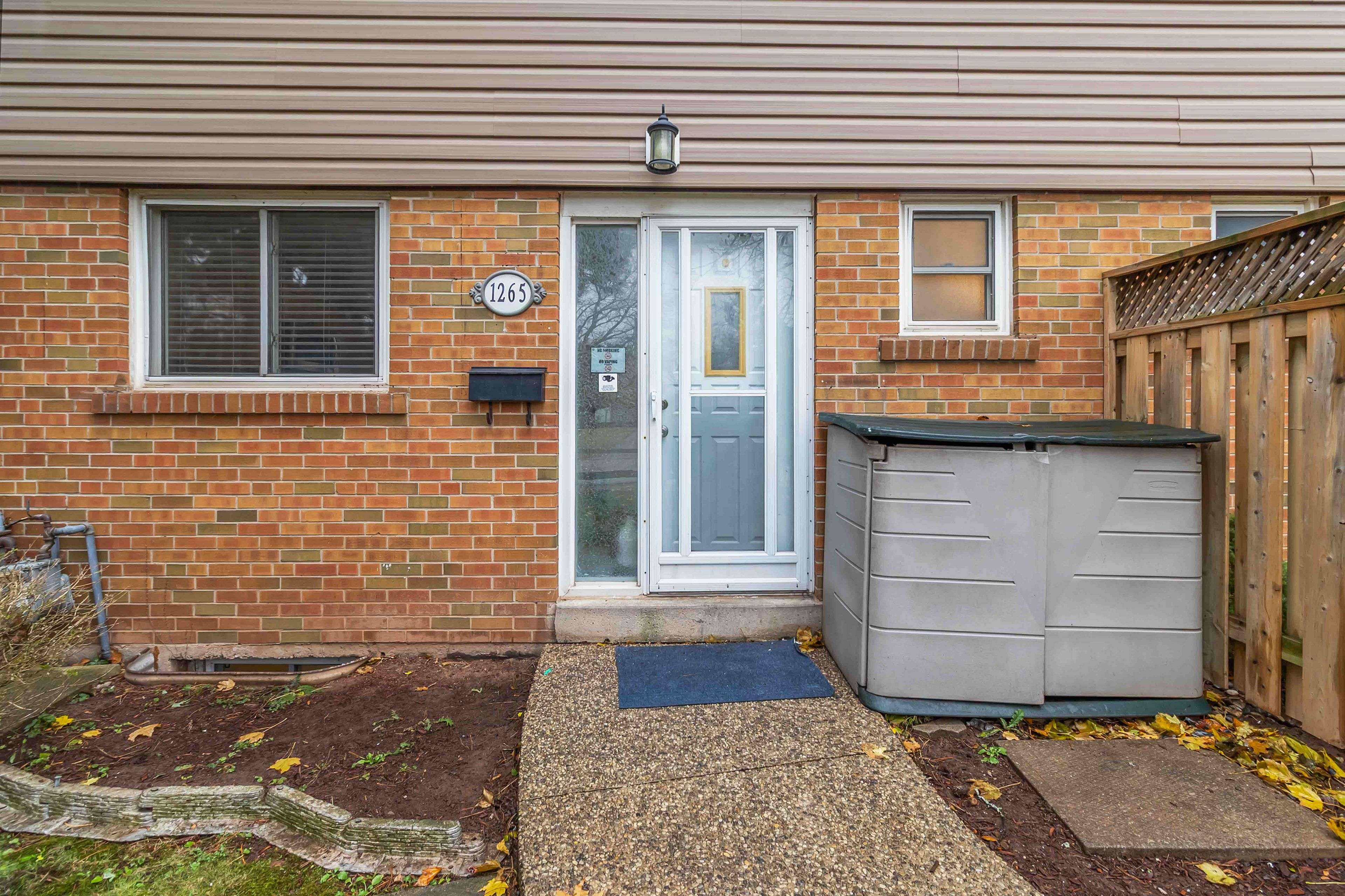 Oakville, ON L6H 2A5,1265 NAPIER CRES #12