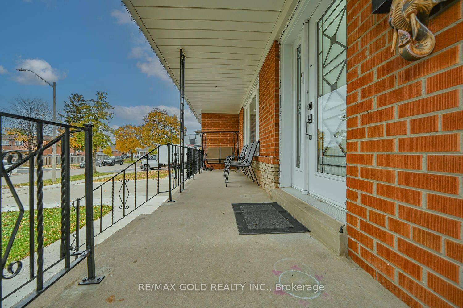 Mississauga, ON L4T 2C9,3724 Darla DR