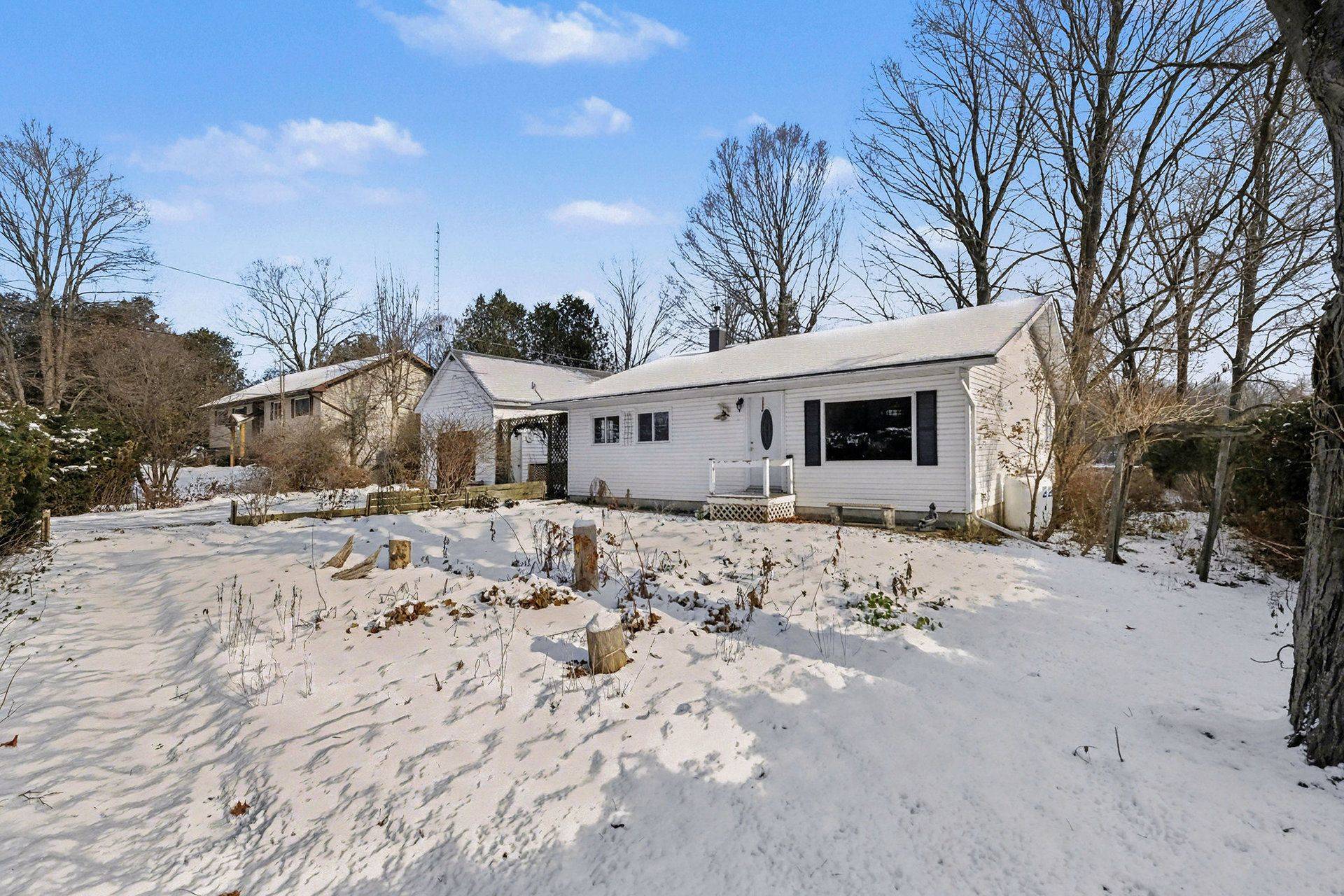 Mississippi Mills, ON K7C 3P1,248 Borden RD