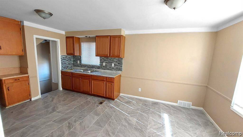 Detroit, MI 48205,15411 E STATE FAIR ST