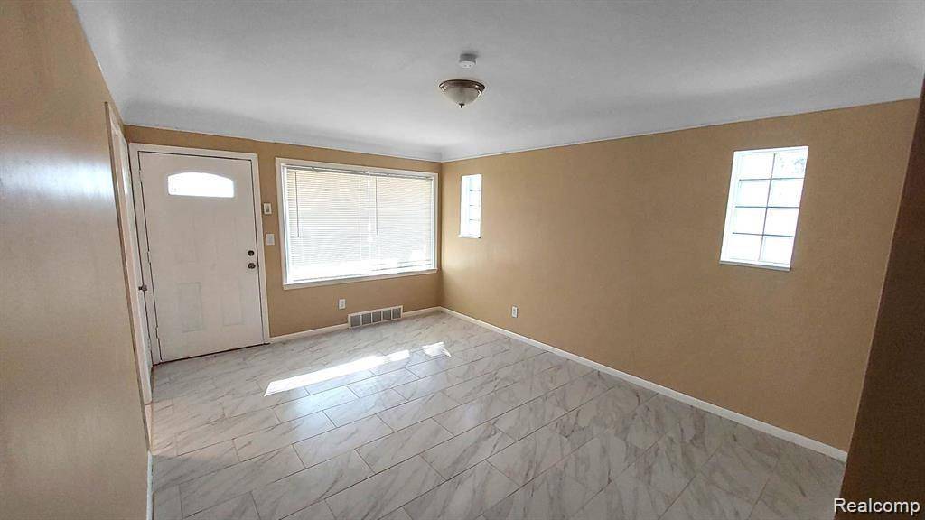 Detroit, MI 48205,15411 E STATE FAIR ST