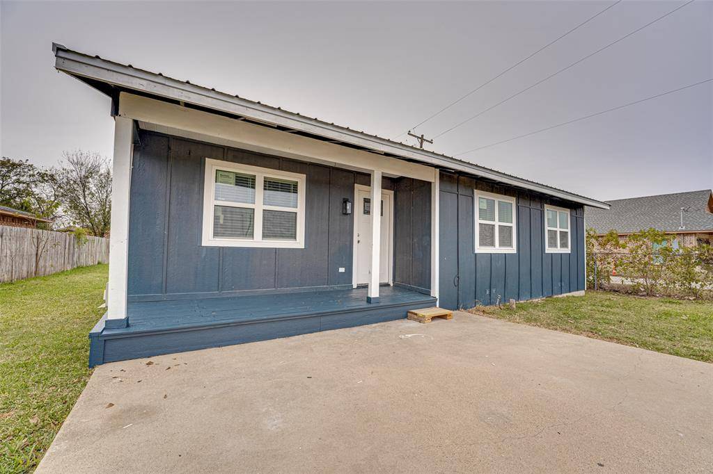 Ennis, TX 75119,308 Avenue E