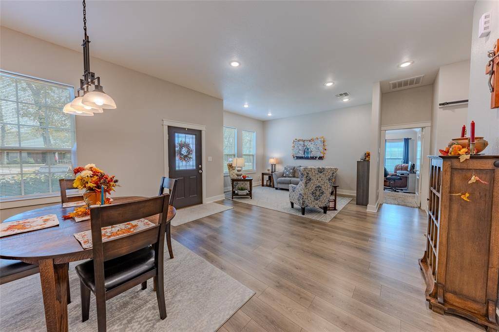 Mineola, TX 75773,557 County Road 2610