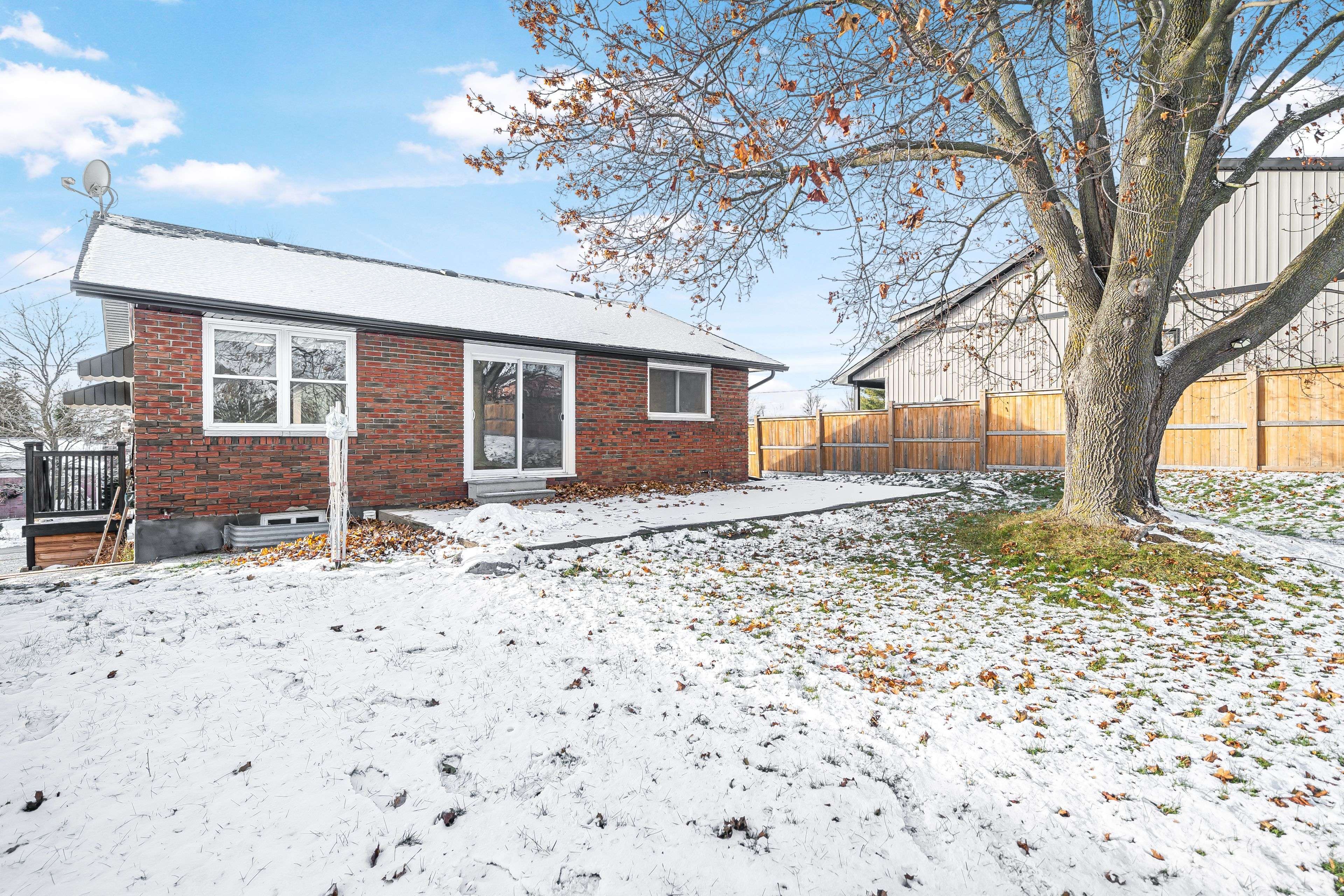 Stirling-rawdon, ON K0K 3E0,207 Baker ST