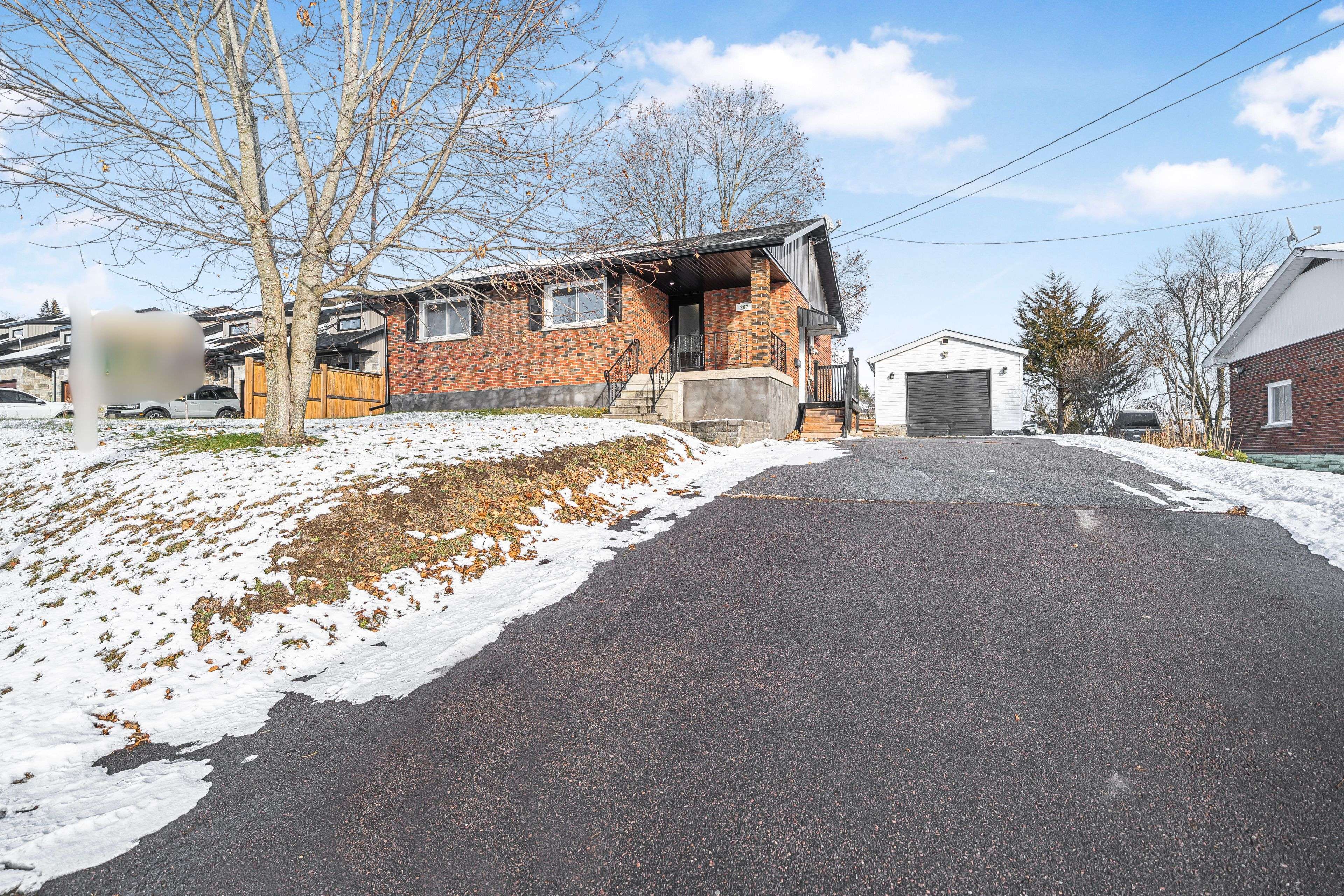 Stirling-rawdon, ON K0K 3E0,207 Baker ST