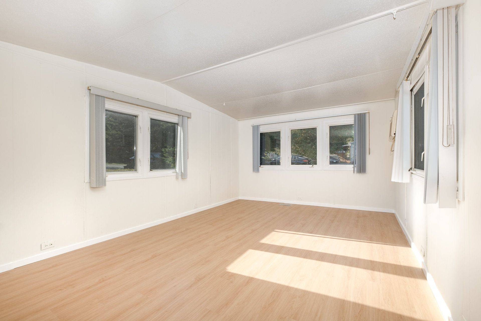 Leitrim, ON K1G 3N4,7481 MITCH OWENS RD #42