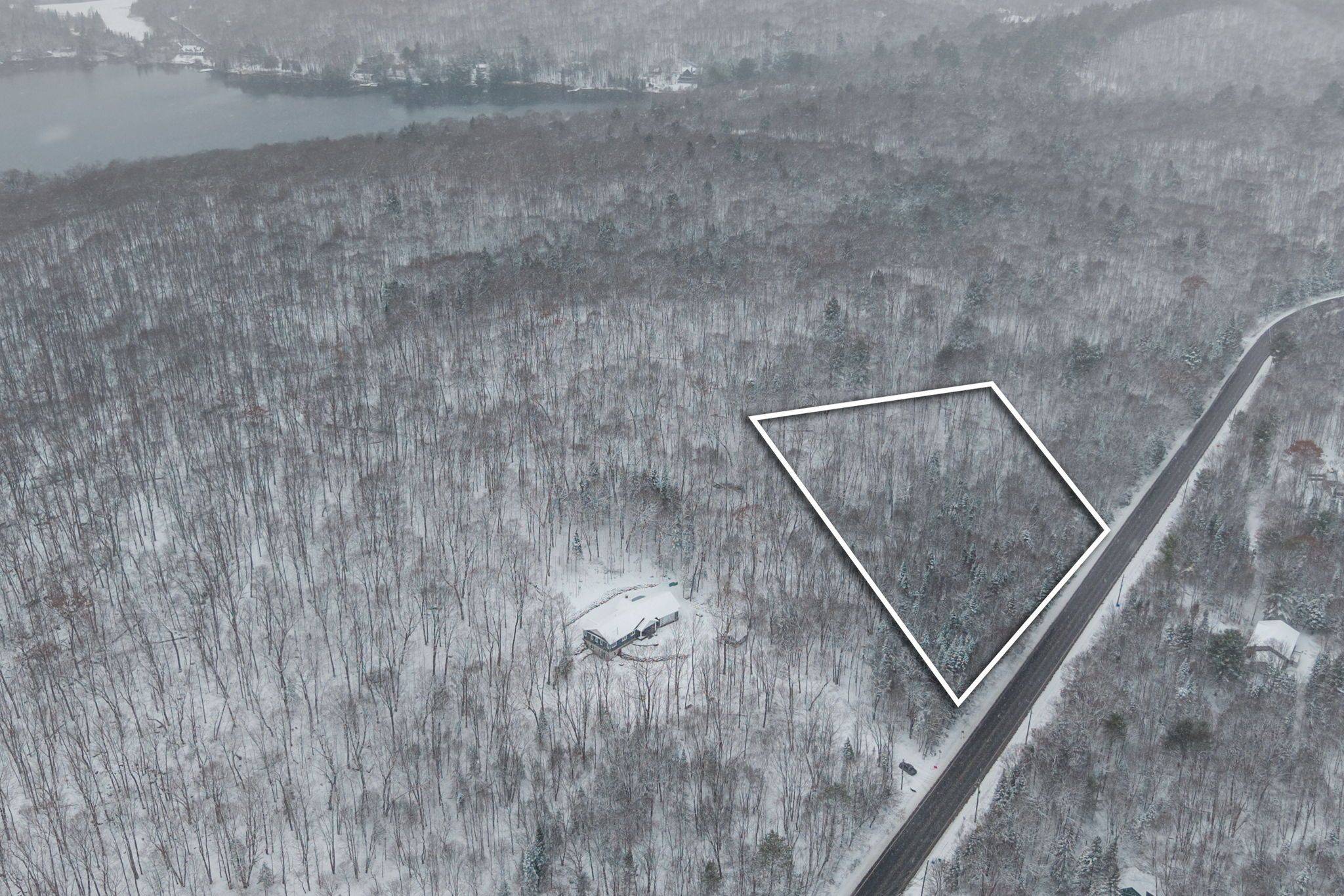 Huntsville, ON P1H 2J2,0-S2 Ravenscliffe RD