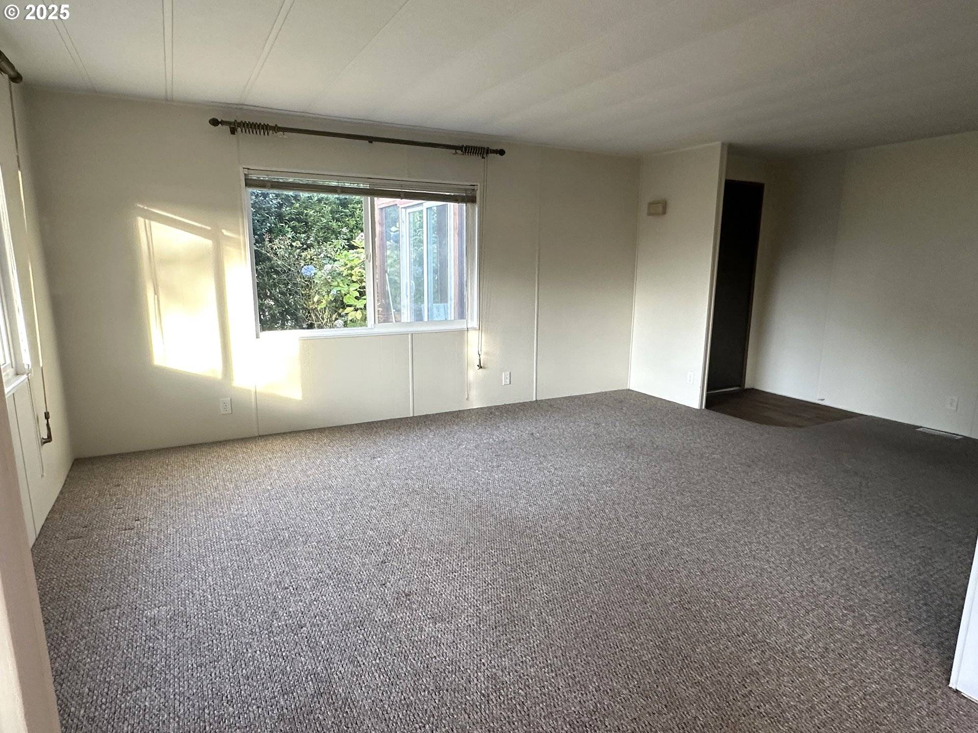 Florence, OR 97439,1601 RHODODENDRON DR #572