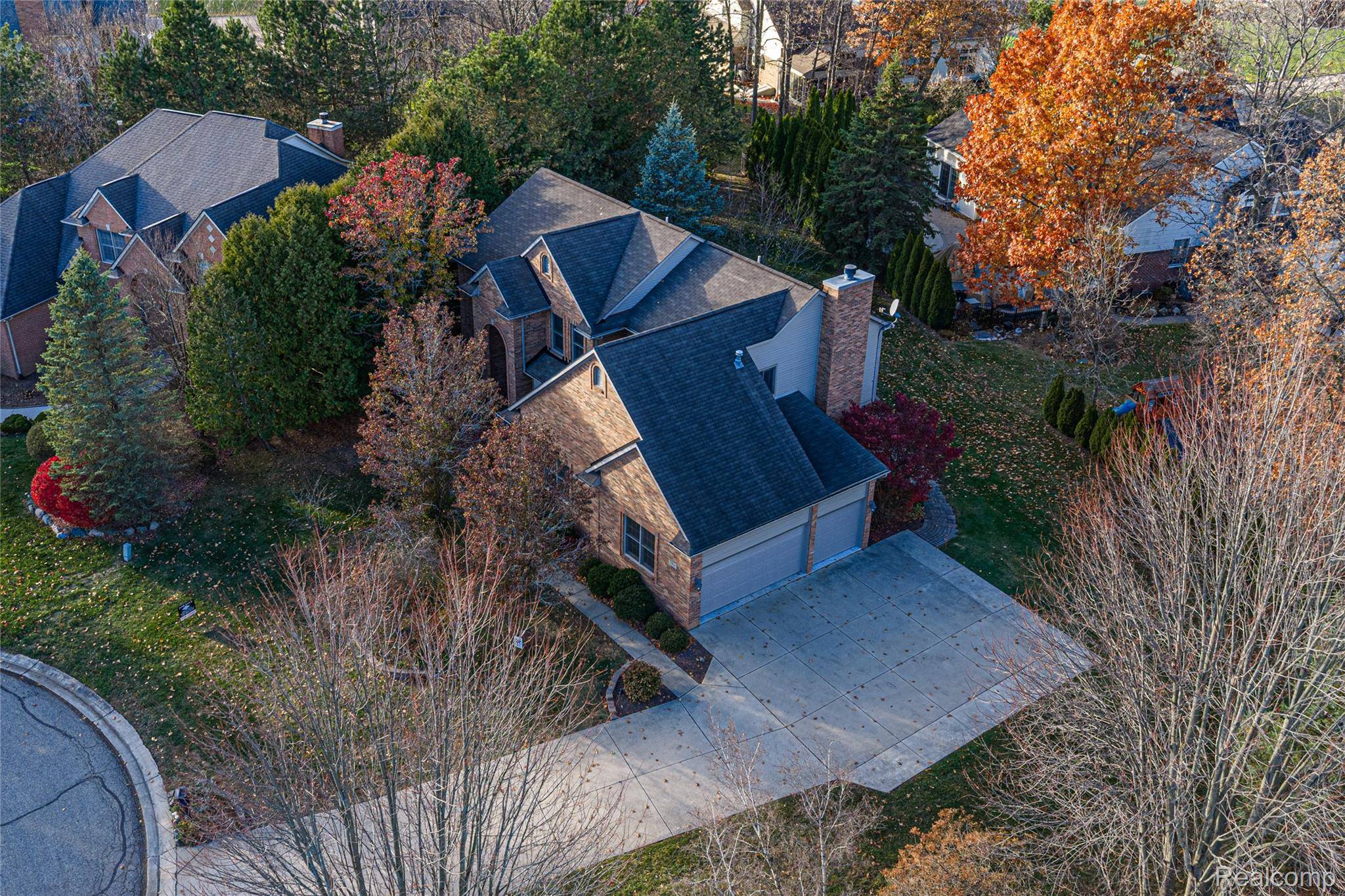 Lake Orion, MI 48360,3904 KAELEAF RD