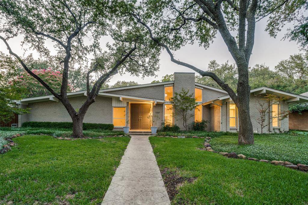 Dallas, TX 75225,7207 Stefani Drive