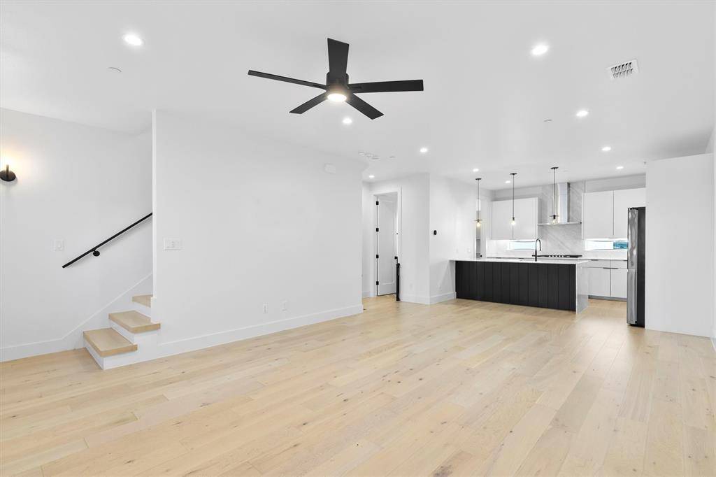 Dallas, TX 75208,1147 N Madison Avenue #104