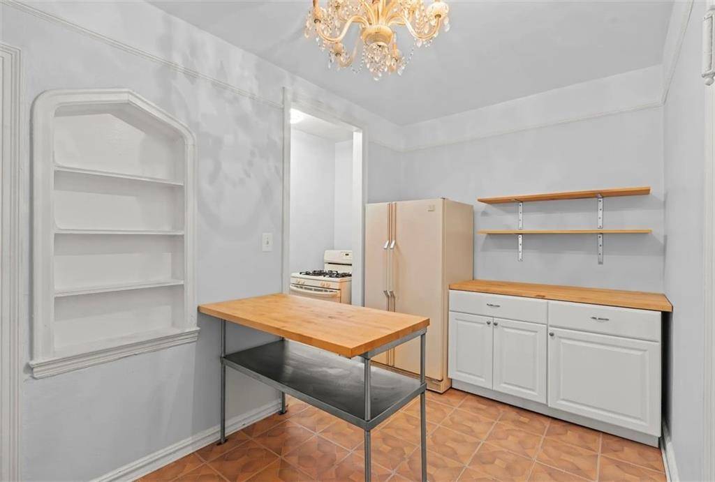 Brooklyn, NY 11218,300 Ocean Pkwy #4S