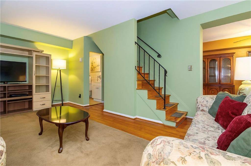 Staten  Island, NY 10304,174 Pierce ST