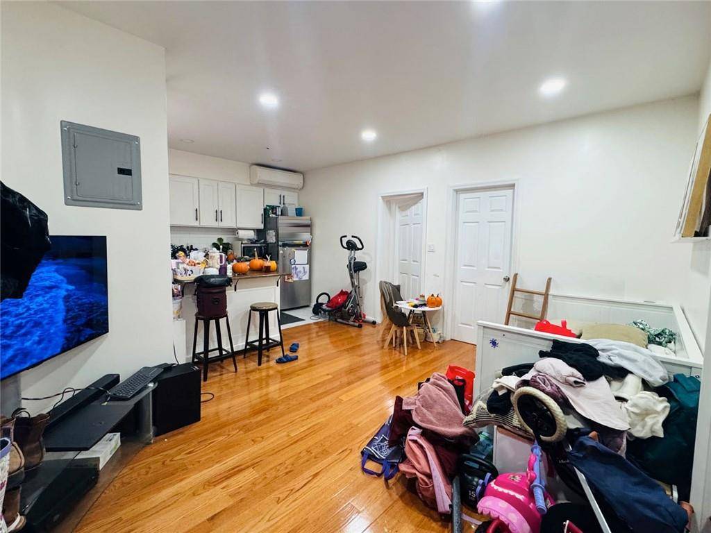 Brooklyn, NY 11209,328 91st ST