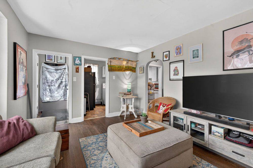 Ajax, ON L1S 2L2,24 Roosevelt AVE