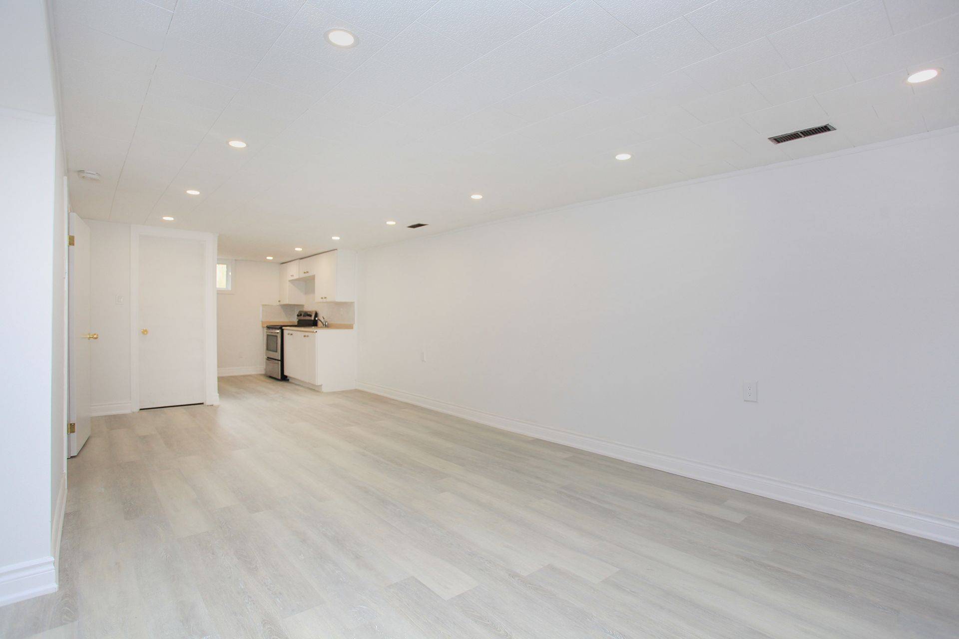 Barrie, ON L4N 9X5,387 Edgehill DR #lower level