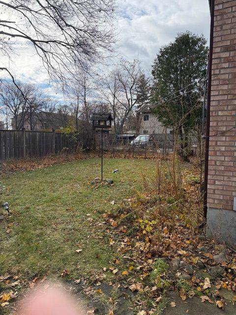 Mississauga, ON L5M 1S9,9 Ontario ST W