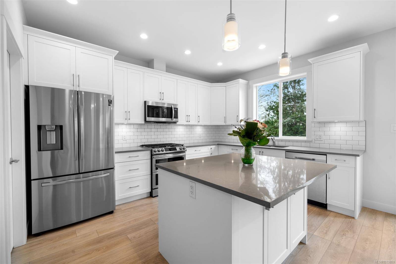 Sooke, BC V9Z 1P6,6439 Hopkins Crt