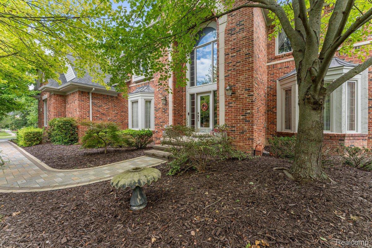 West Bloomfield, MI 48322,6775 Carlyle XING