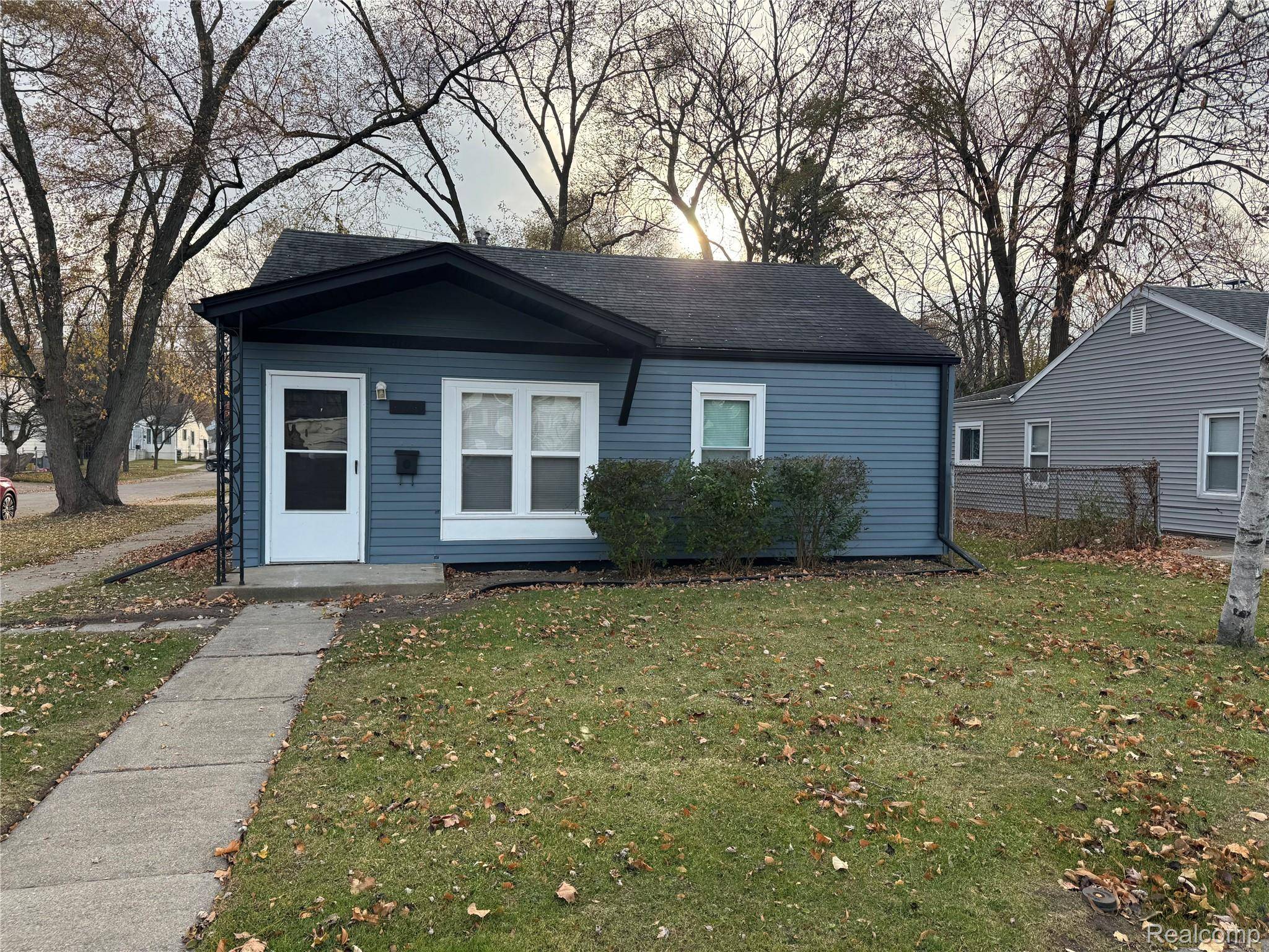 Harper Woods, MI 48225,18810 Roscommon ST