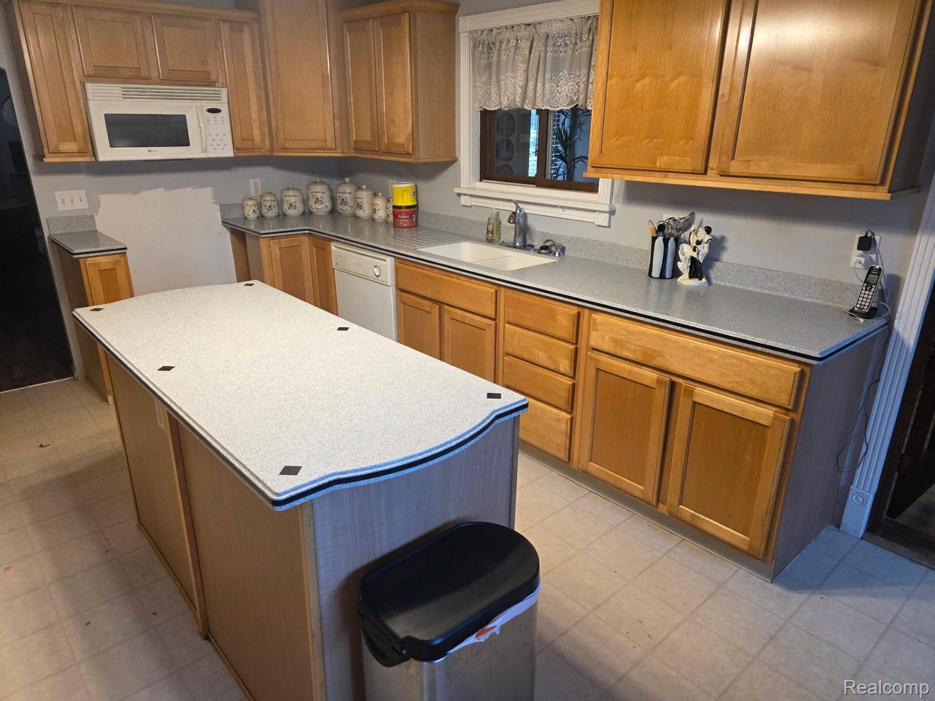 Vicksburg, MI 49097,721 Lee AVE