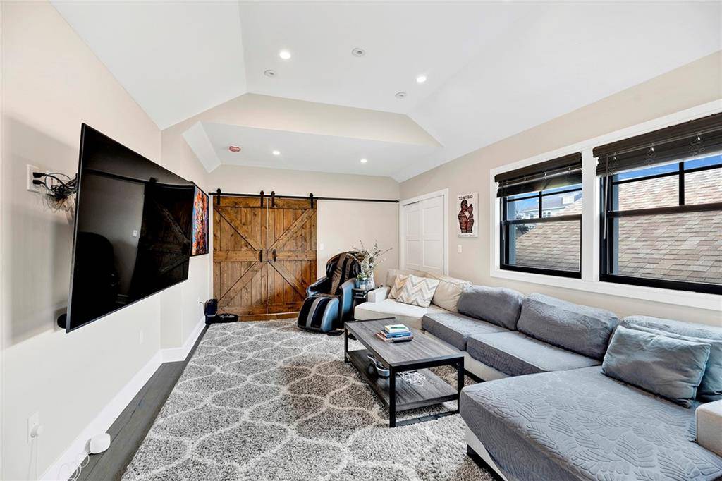 Staten  Island, NY 10305,53 Andrews ST