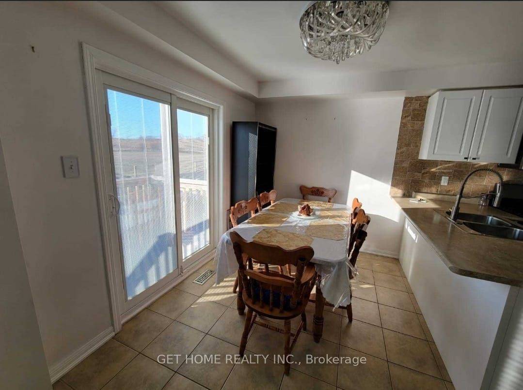 Oshawa, ON L1G 8E9,1548 Sarasota CRES