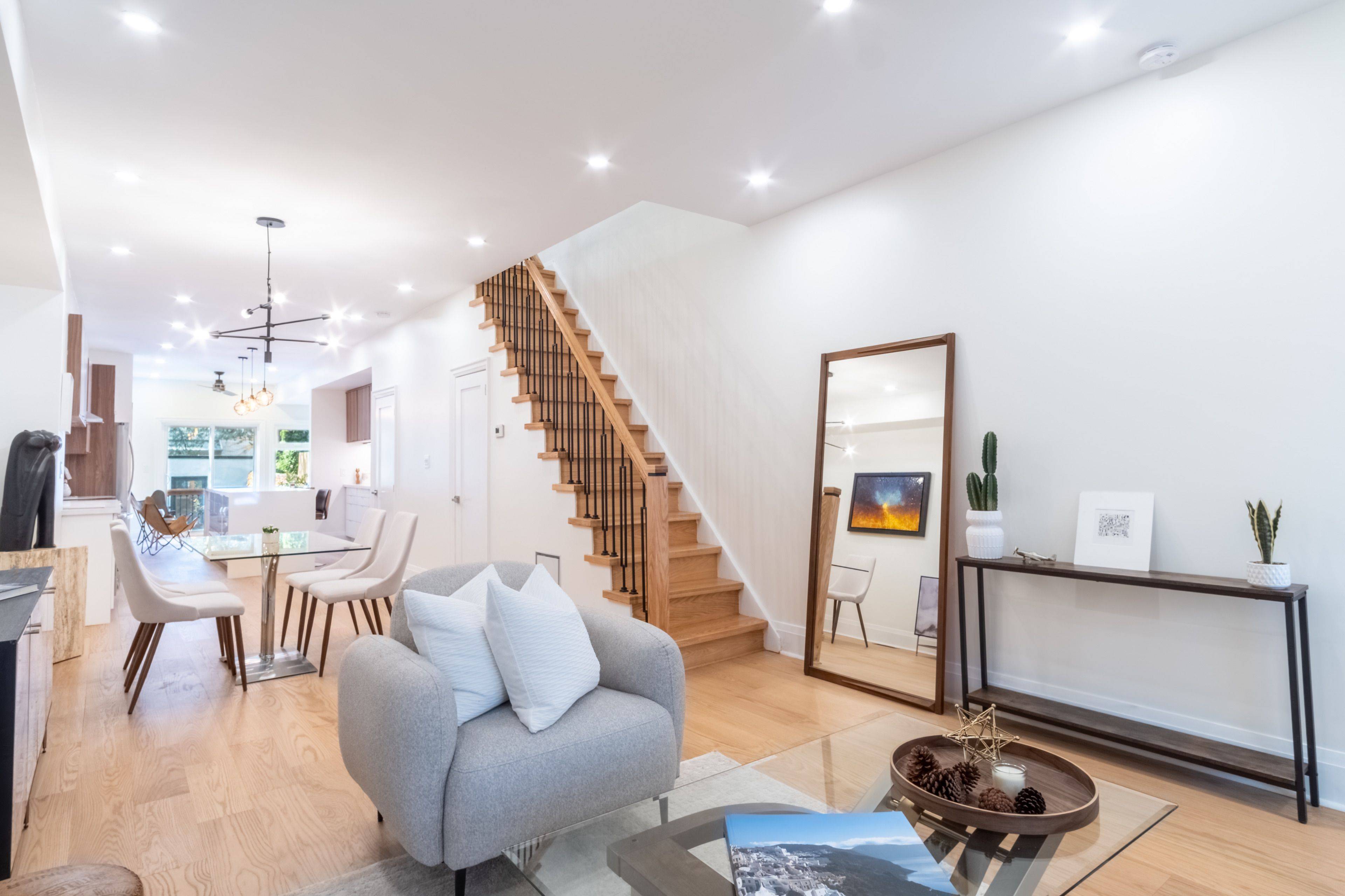 Toronto E01, ON M4M 2P6,46 Morse ST