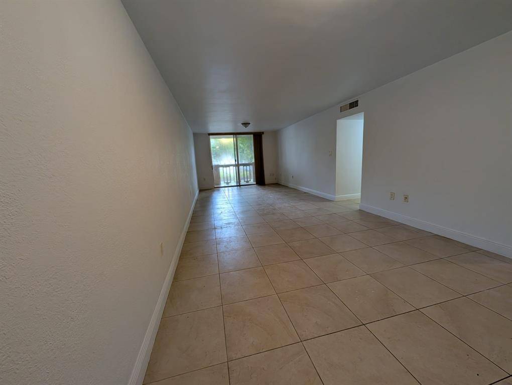 North Miami, FL 33181,1800 Sans Souci Blvd #238