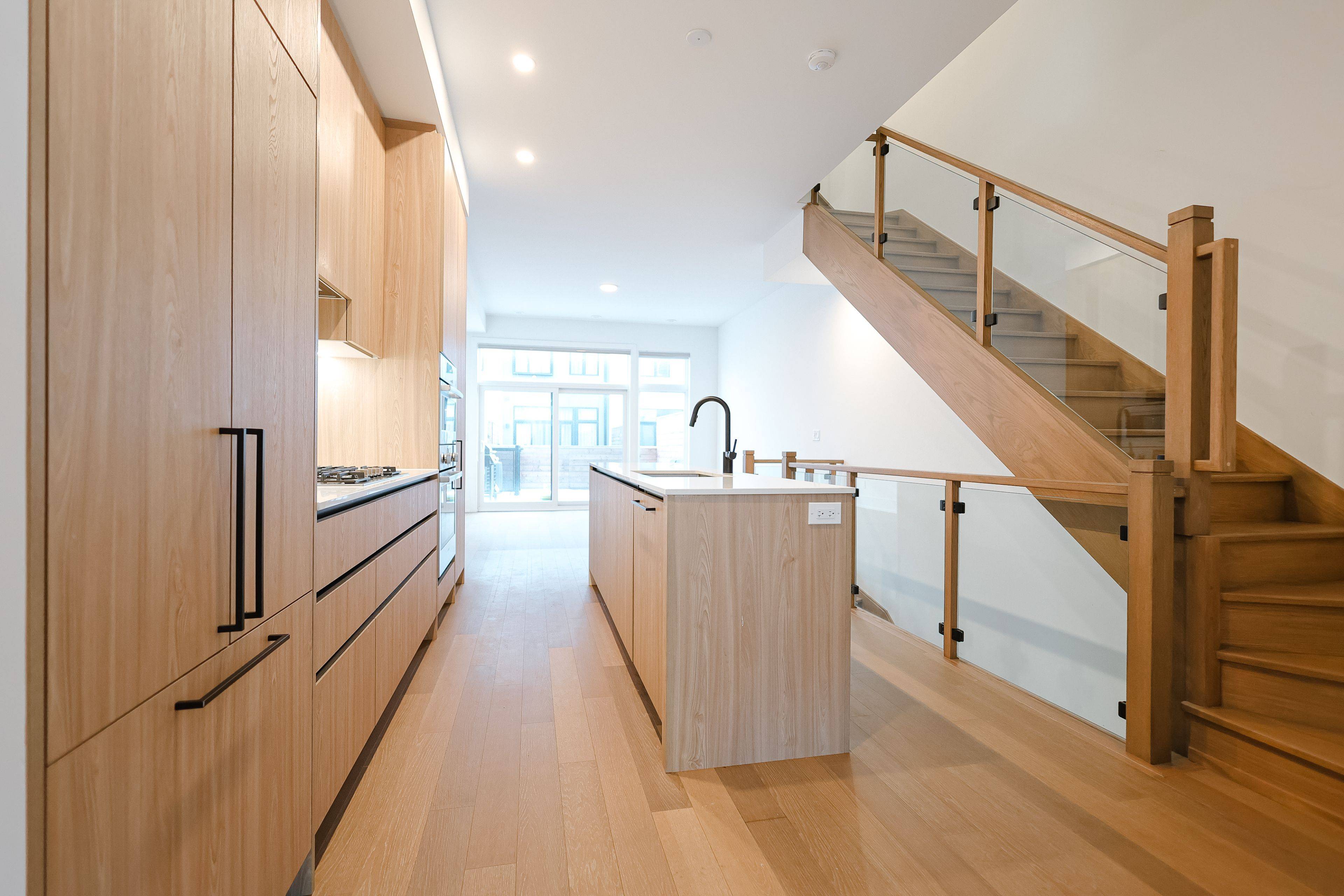 Mississauga, ON L5H 0B2,50 COVESIDE DR #30