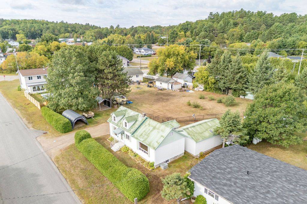 Madawaska Valley, ON K0J 2M0,59 Drohan ST