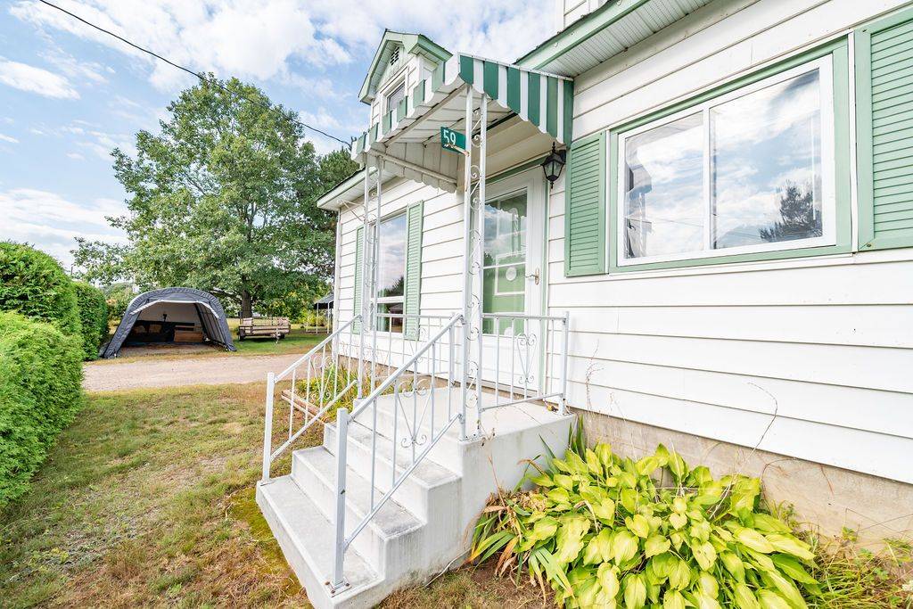 Madawaska Valley, ON K0J 2M0,59 Drohan ST