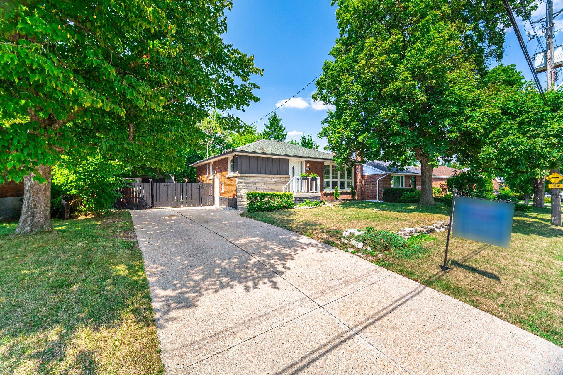 Hamilton, ON L9A 2Z1,166 Terrace DR