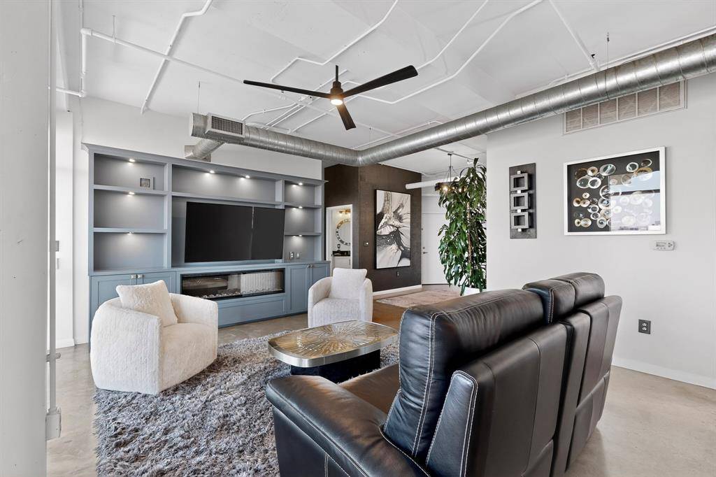 Dallas, TX 75215,1001 Belleview Street #505