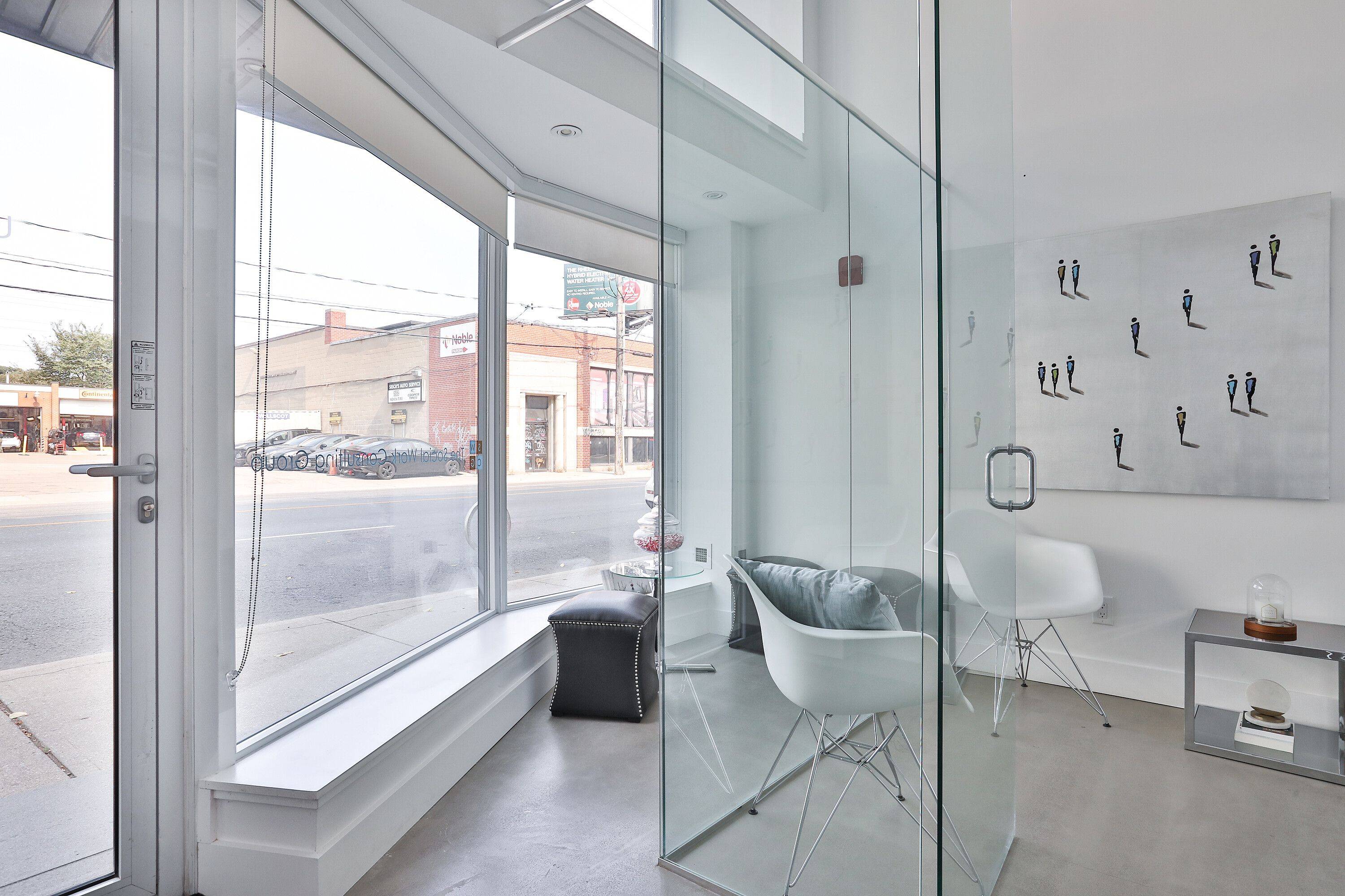 Toronto C02, ON M6G 1Y6,483 Dupont ST #103