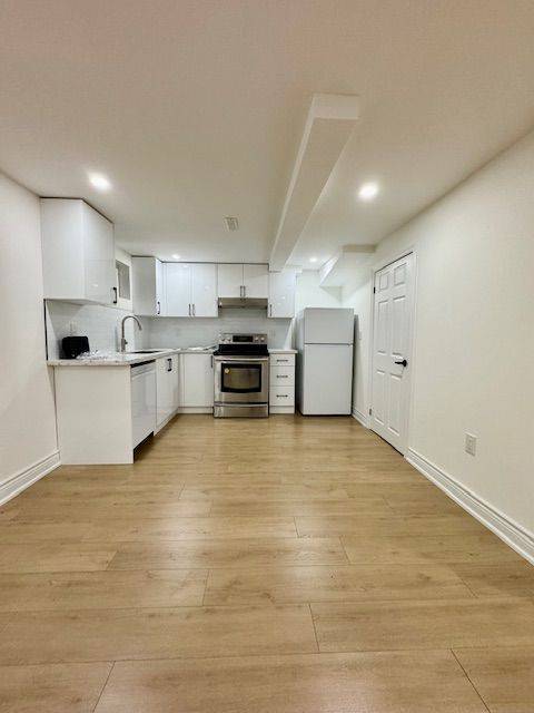 Aurora, ON L4G 2Z1,8 Devins DR #Basement