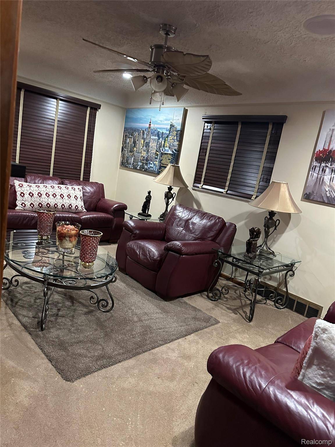 Eastpointe, MI 48021,18027 Curtain AVE