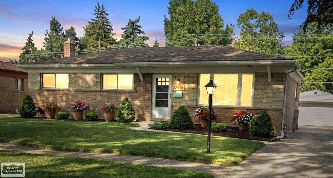 Warren, MI 48088,32215 DOVER DR