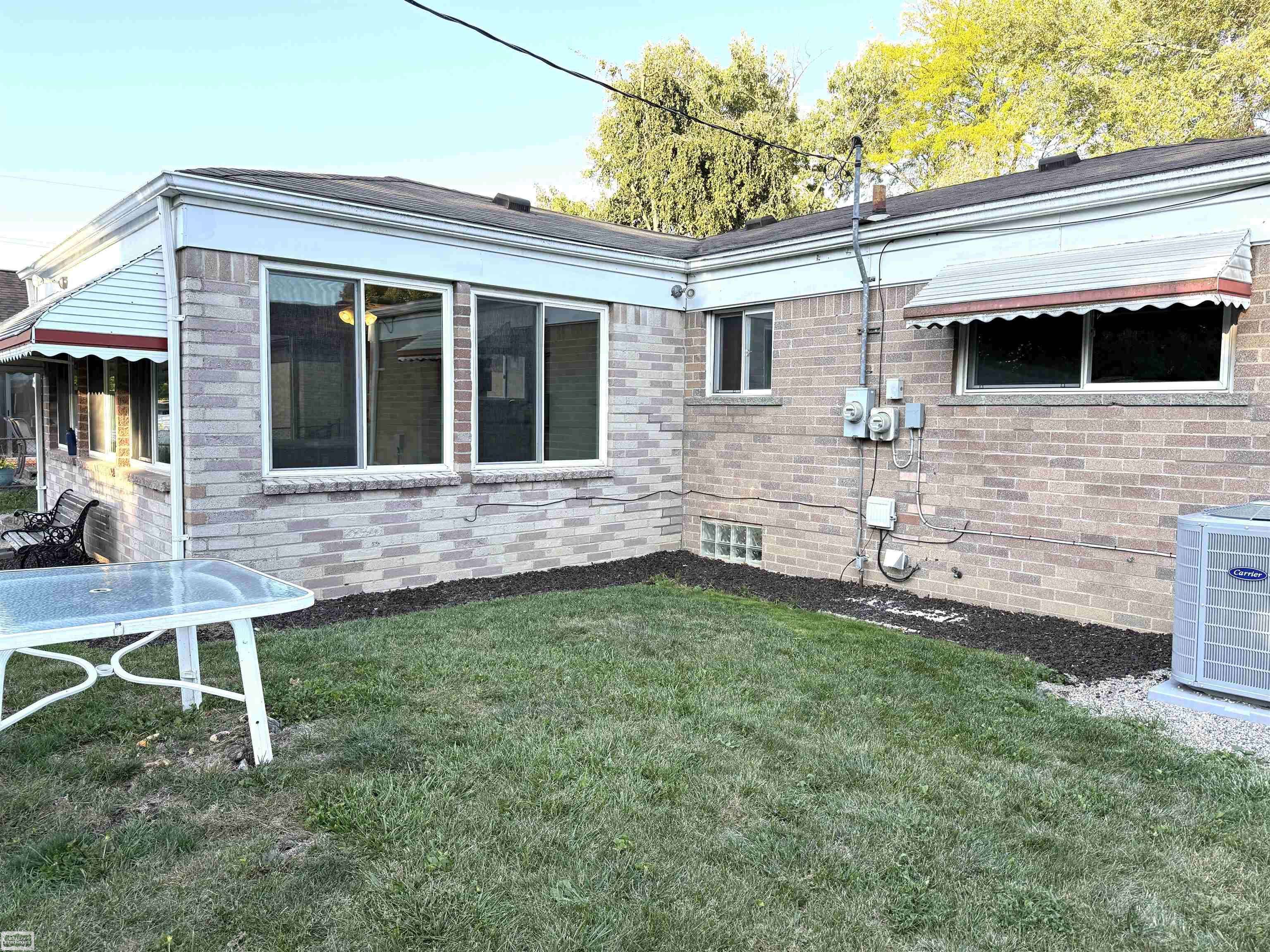 Warren, MI 48088,32215 DOVER DR