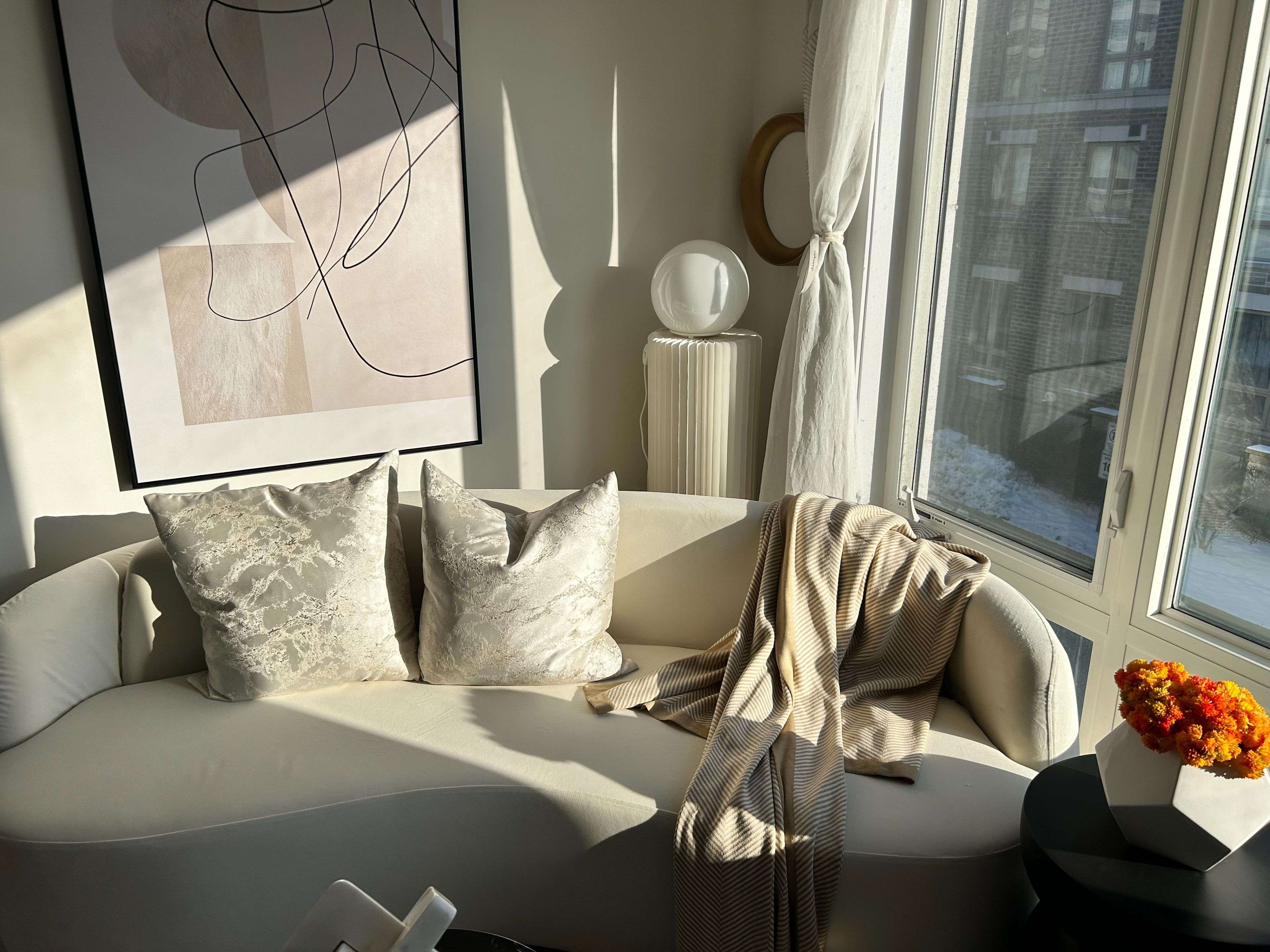 Markham, ON L6B 1N3,20 Dunsheath WAY #304