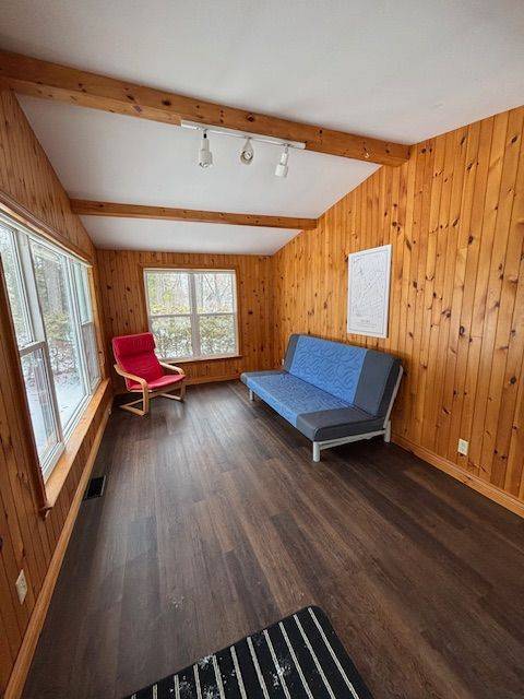 Kawartha Lakes, ON K0M 1N0,812 Sturgeon point RD E